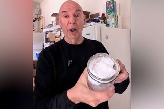 Nejstarší sněhová koule slaví 50 let. Američan ji skladuje v mrazáku - Novinky